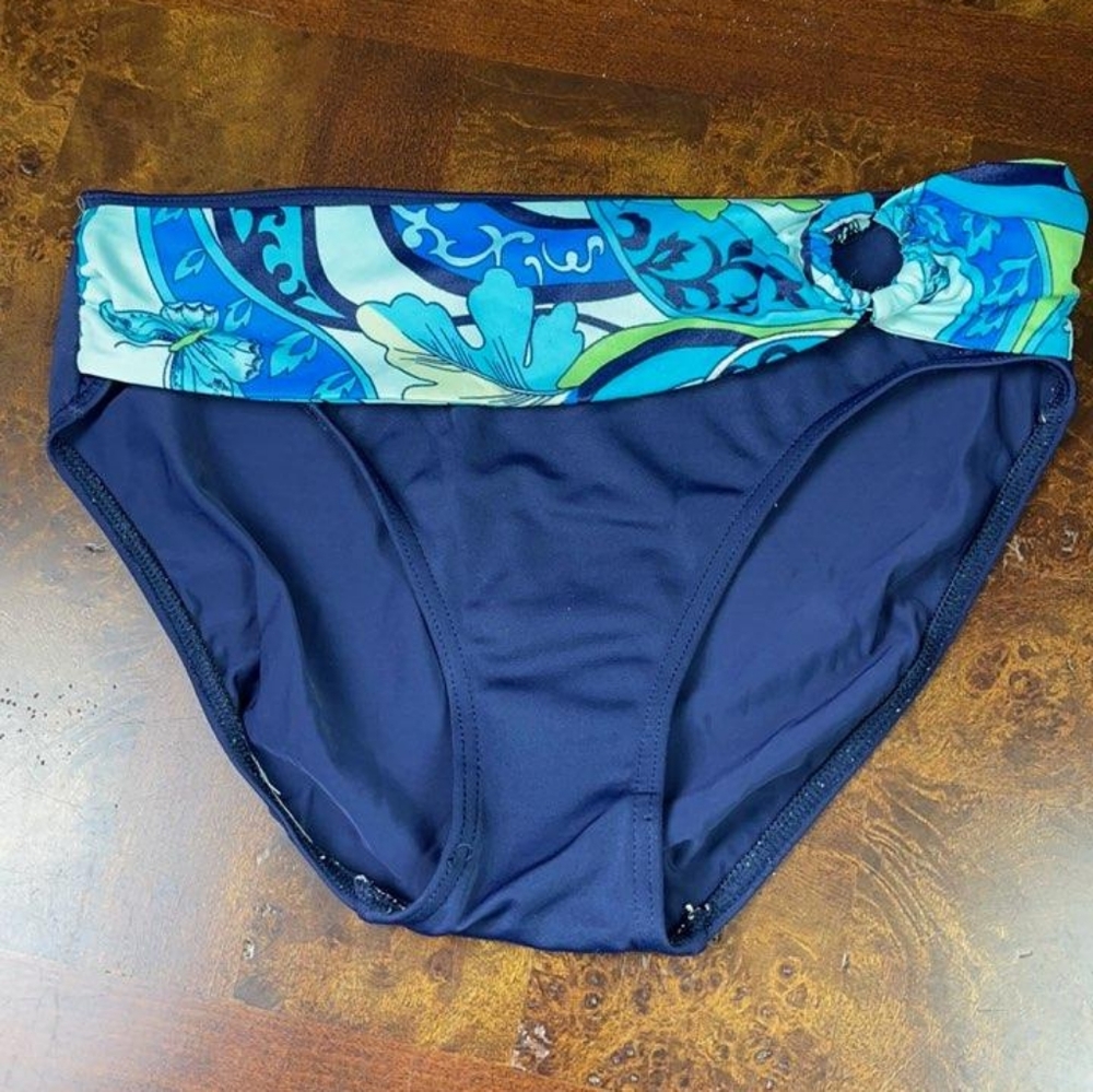 Silhouette Solutions Bikini Bottoms....Size Medium